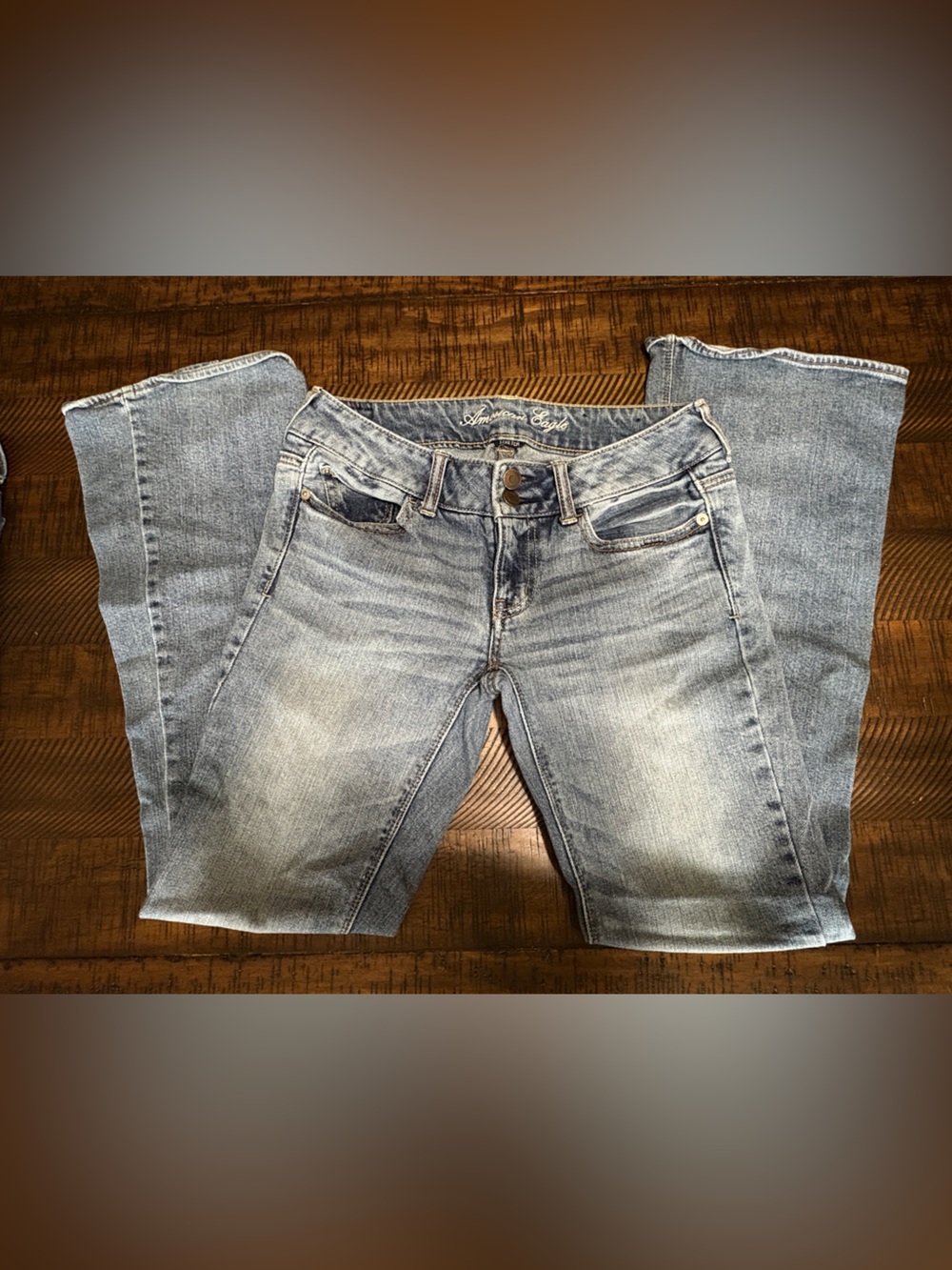 American Eagle low rise Light Wash Women’s bootcut Jeans - size 2
